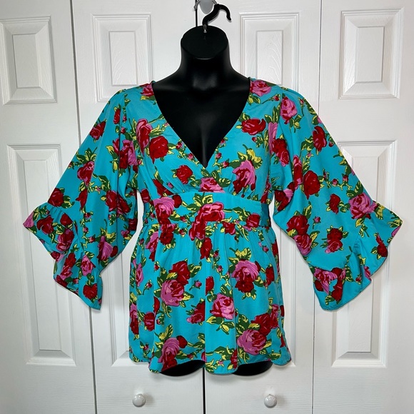 Betsey Johnson Tops - Betsey Johnson teal rose print v-neck blouse w/ flutter sleeves Sz L